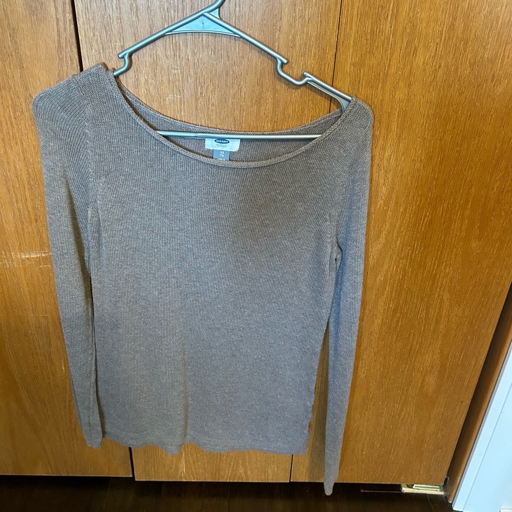 Brown sweater